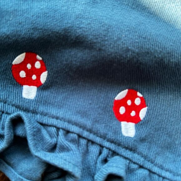 Embroidered Mushroom Ruffle Shorts - Picture 6 of 6